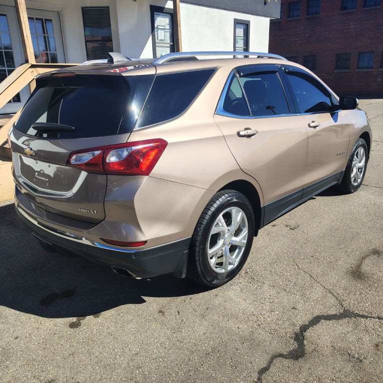 2018 Chevrolet Equinox Image 2