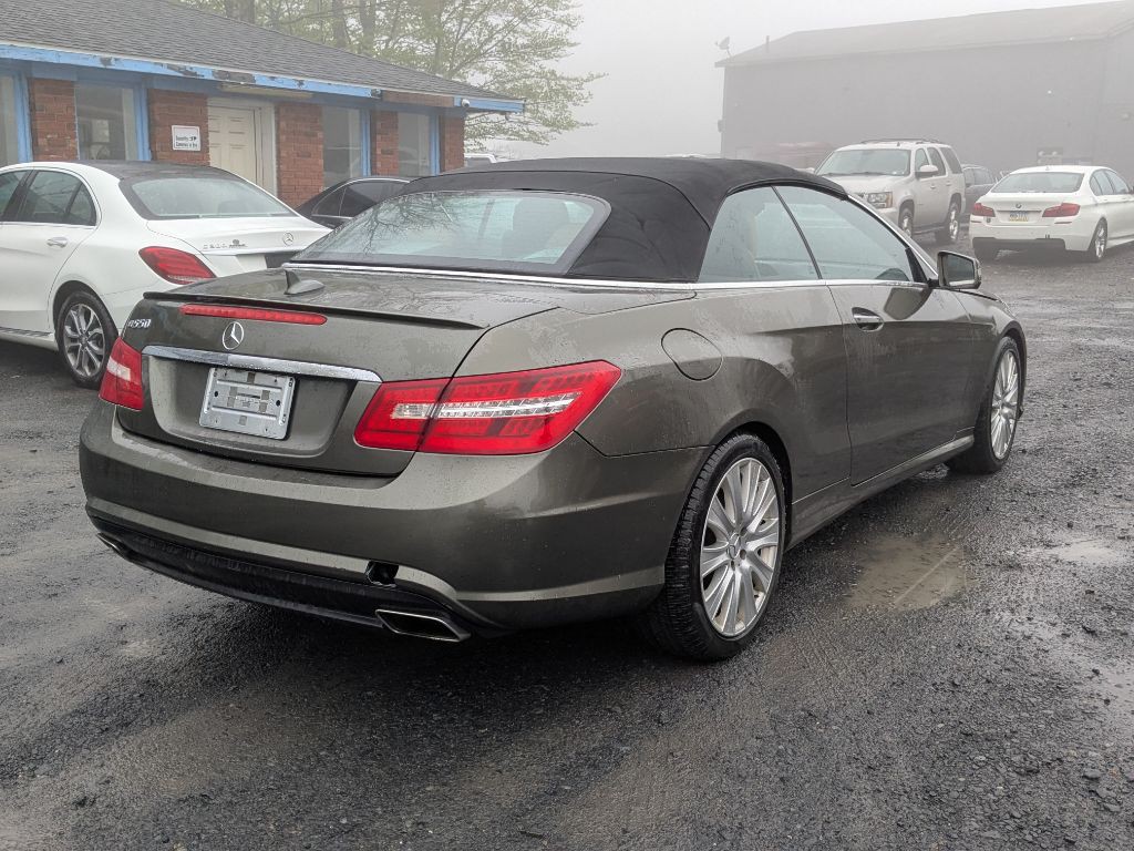 2011 Mercedes-Benz E-Class Image 4