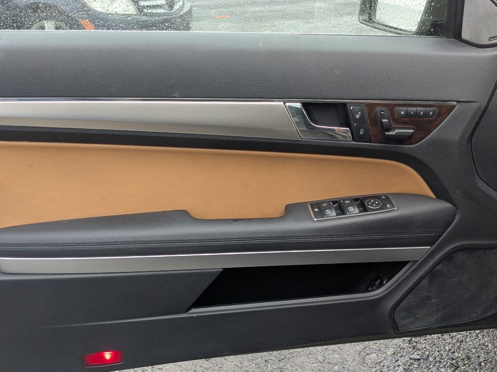 2011 Mercedes-Benz E-Class Image 8