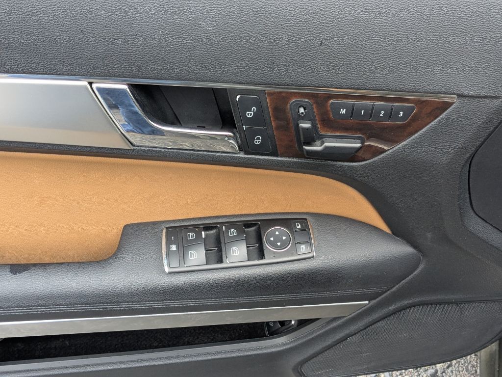 2011 Mercedes-Benz E-Class Image 9