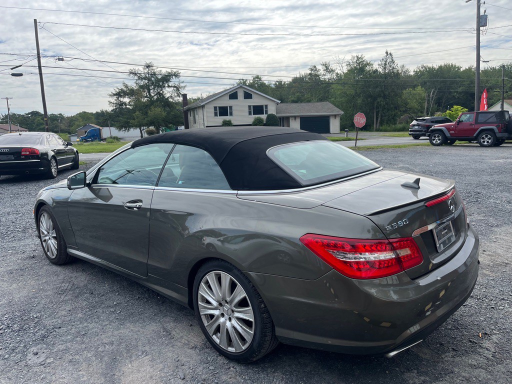 2011 Mercedes-Benz E-Class Image 32