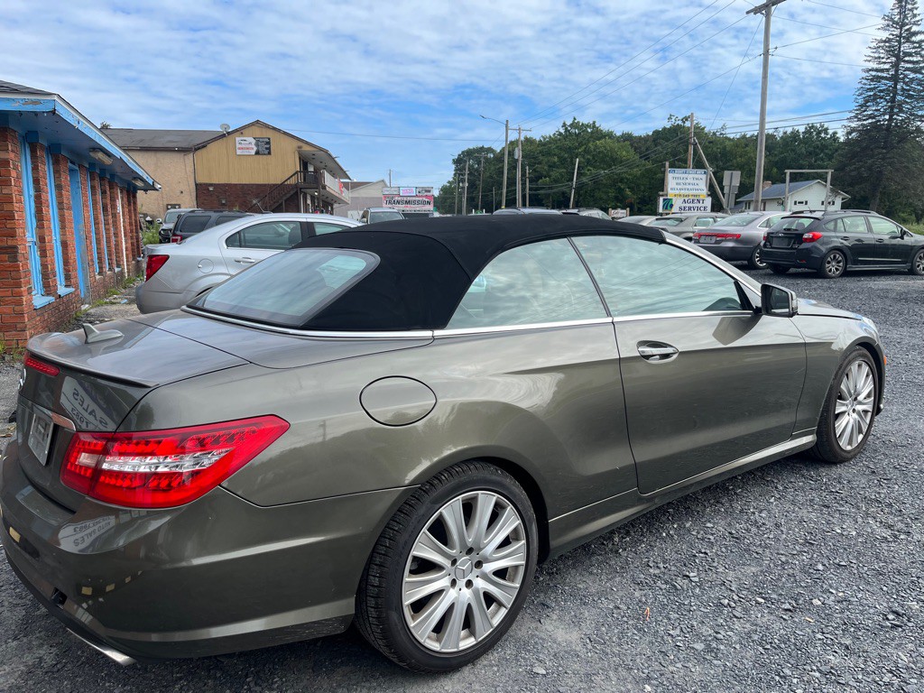 2011 Mercedes-Benz E-Class Image 33