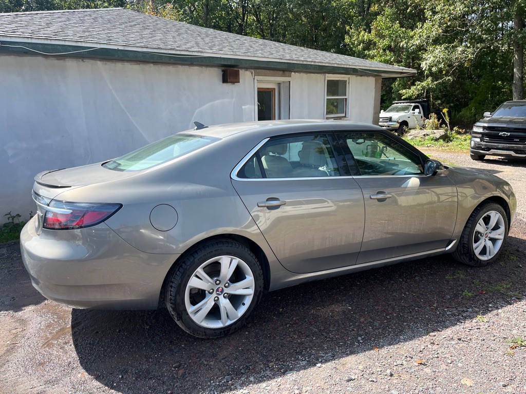 2011 Saab 9-5 Image 3