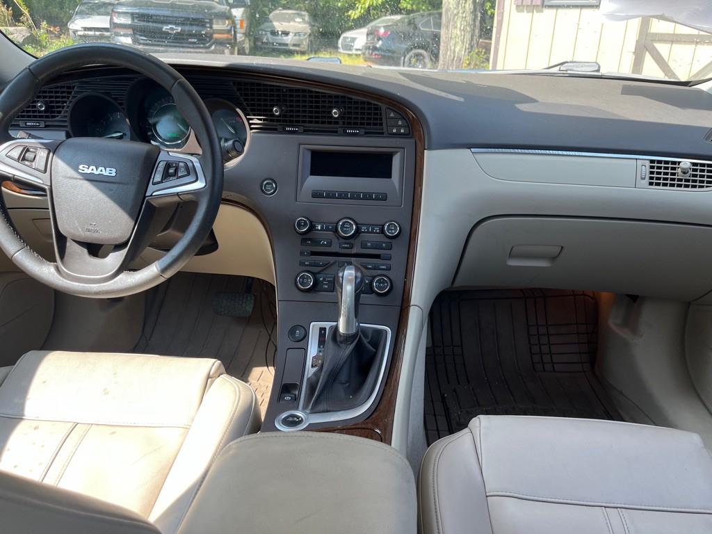 2011 Saab 9-5 Image 11