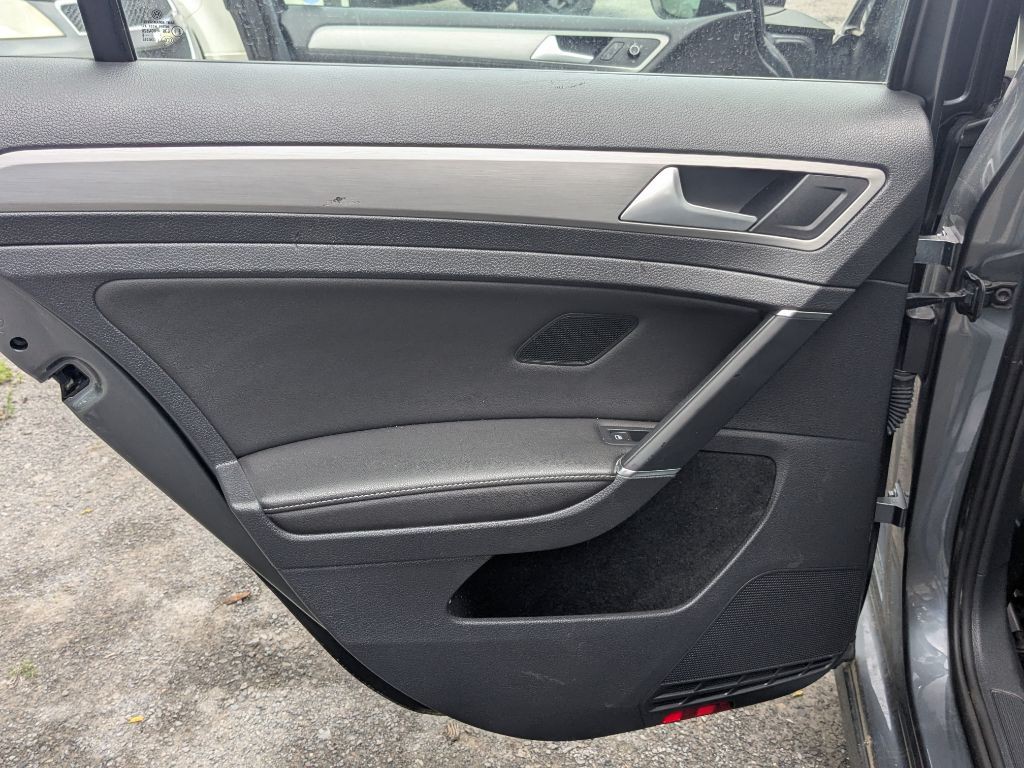 2015 Volkswagen Golf Image 10