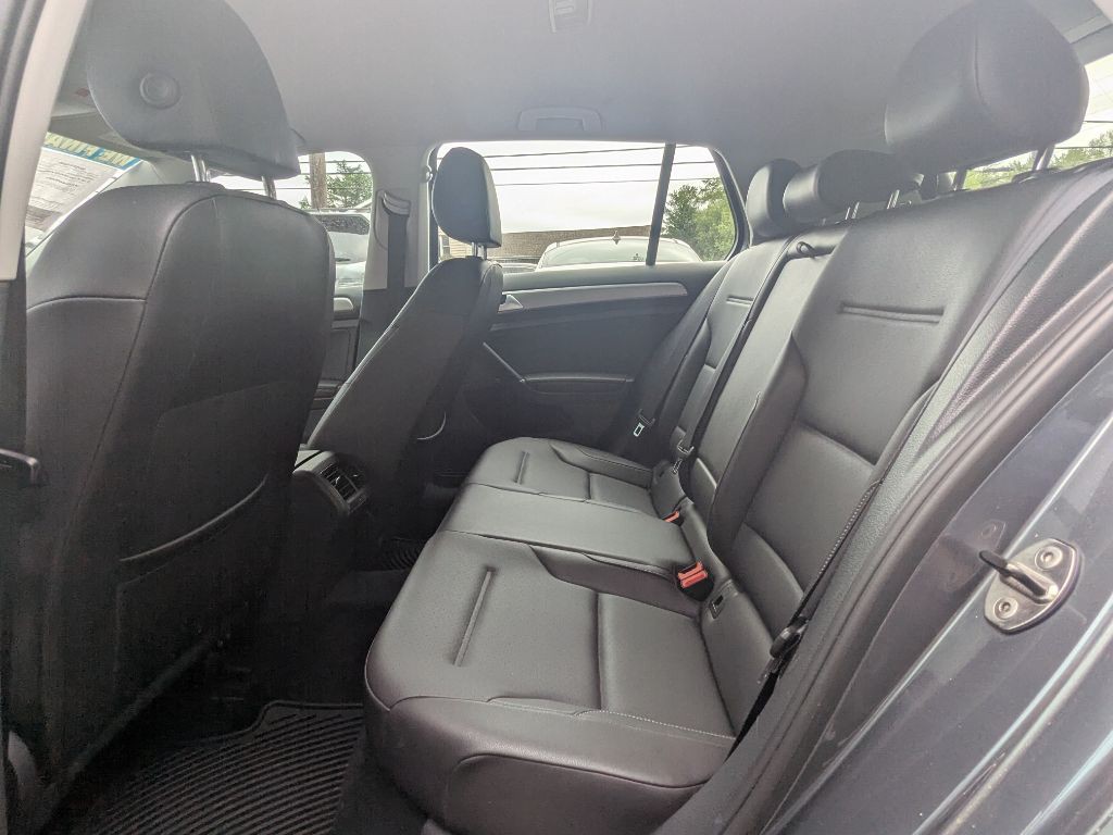 2015 Volkswagen Golf Image 11