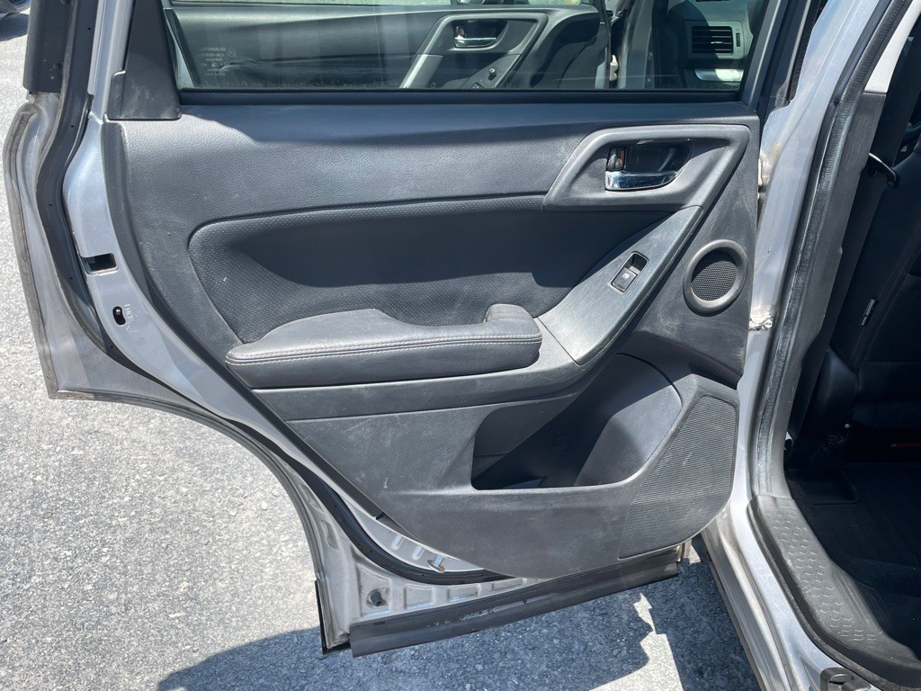 2015 Subaru Forester Image 8