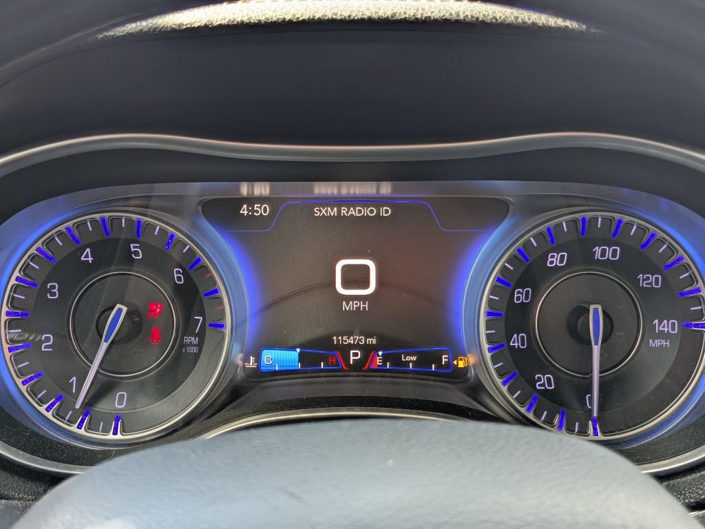 2015 Chrysler 300 Image 15
