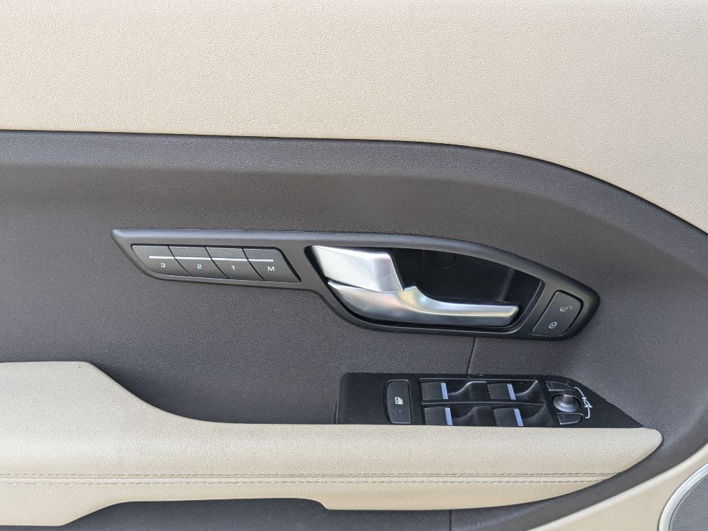 2014 Land Rover Range Rover Evoque Image 8