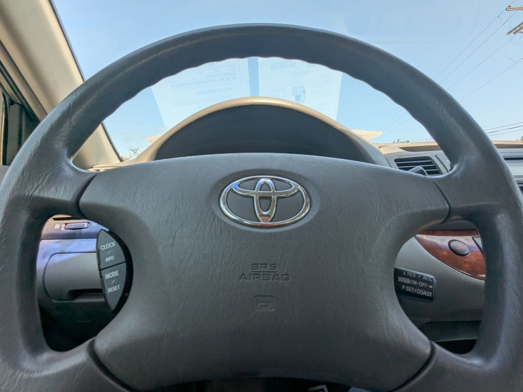 2002 Toyota Camry Image 9