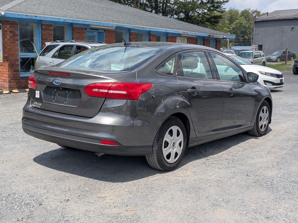 2017 Ford Focus Image 4