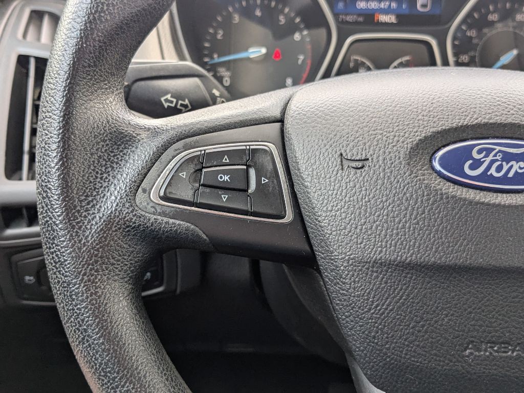 2017 Ford Focus Image 11