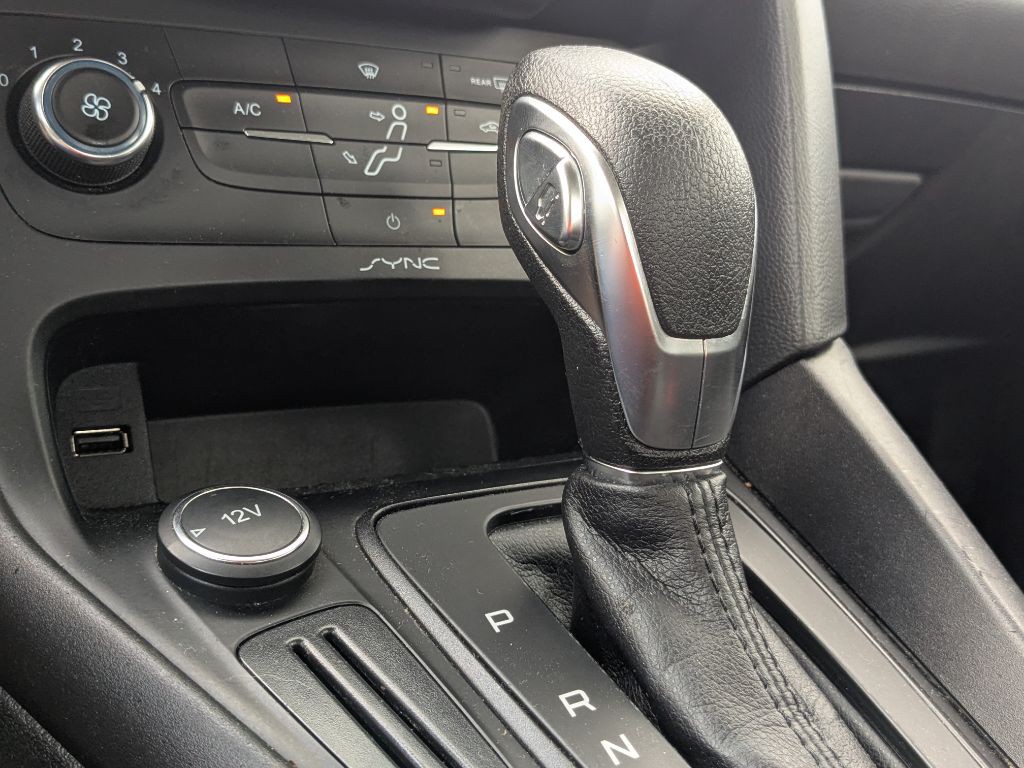 2017 Ford Focus Image 16
