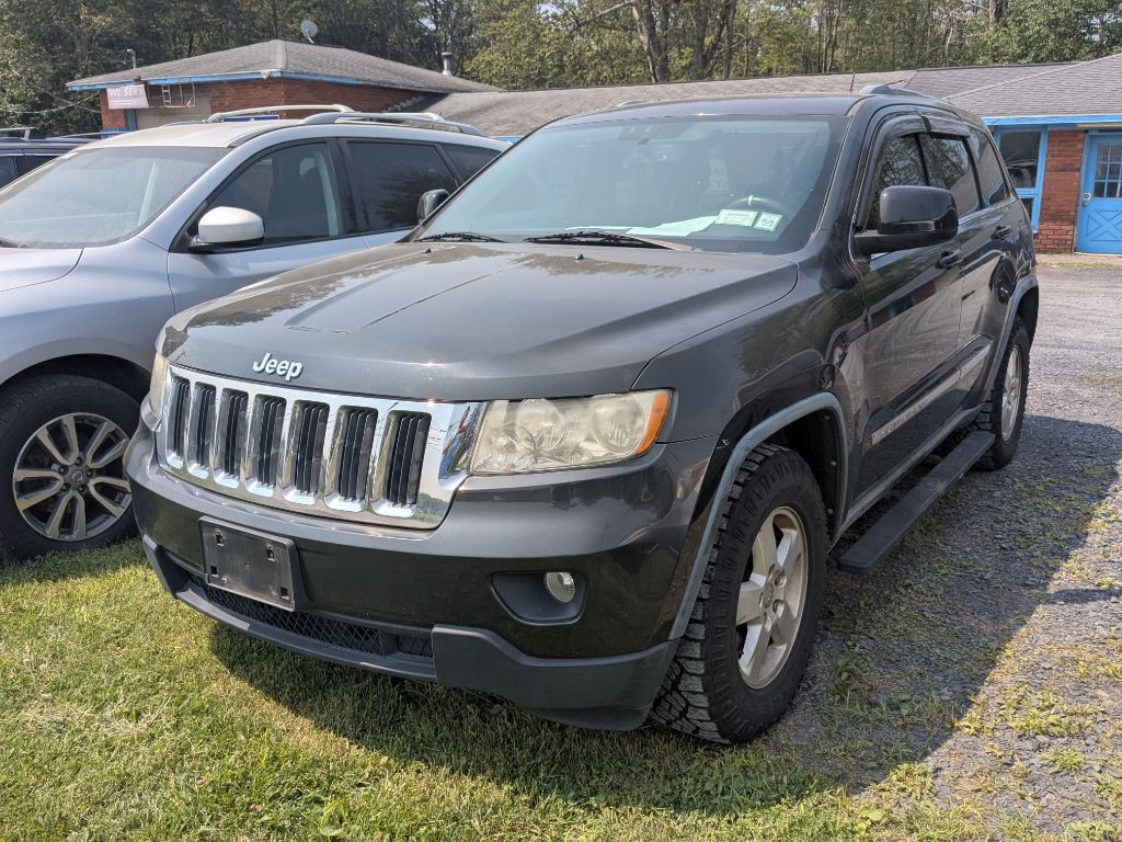 2011 Jeep Grand Cherokee Image 2