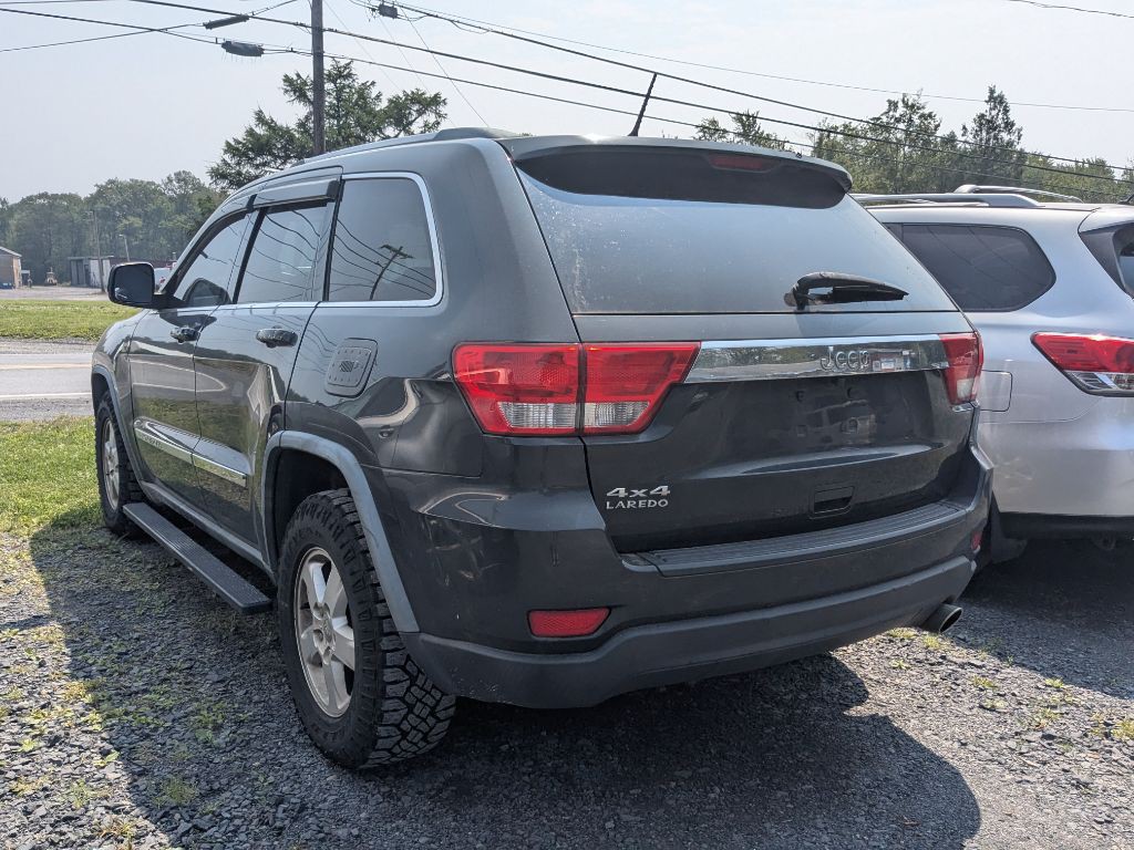 2011 Jeep Grand Cherokee Image 3