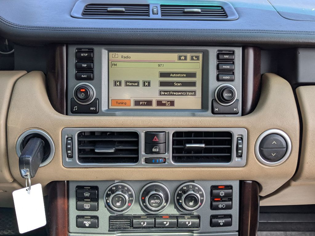2009 Land Rover Range Rover Image 17