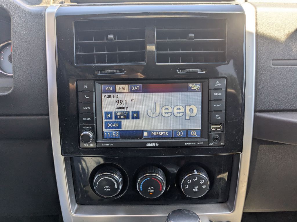 2012 Jeep Liberty Image 18