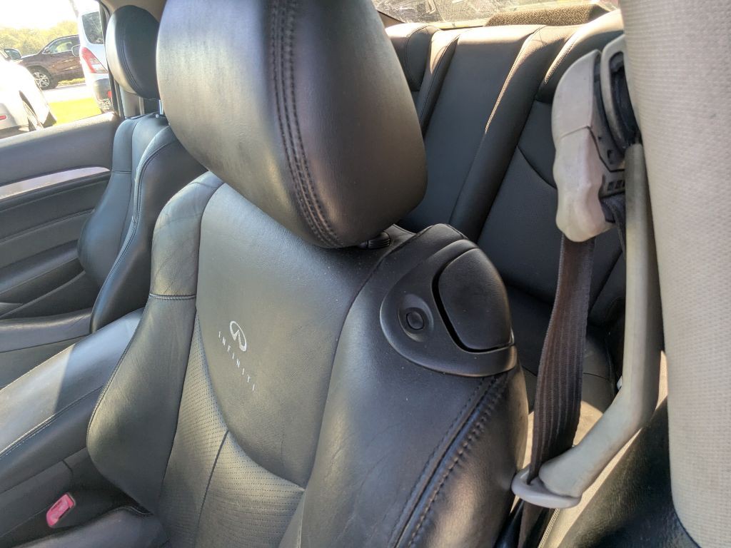 2013 INFINITI G37 Image 16