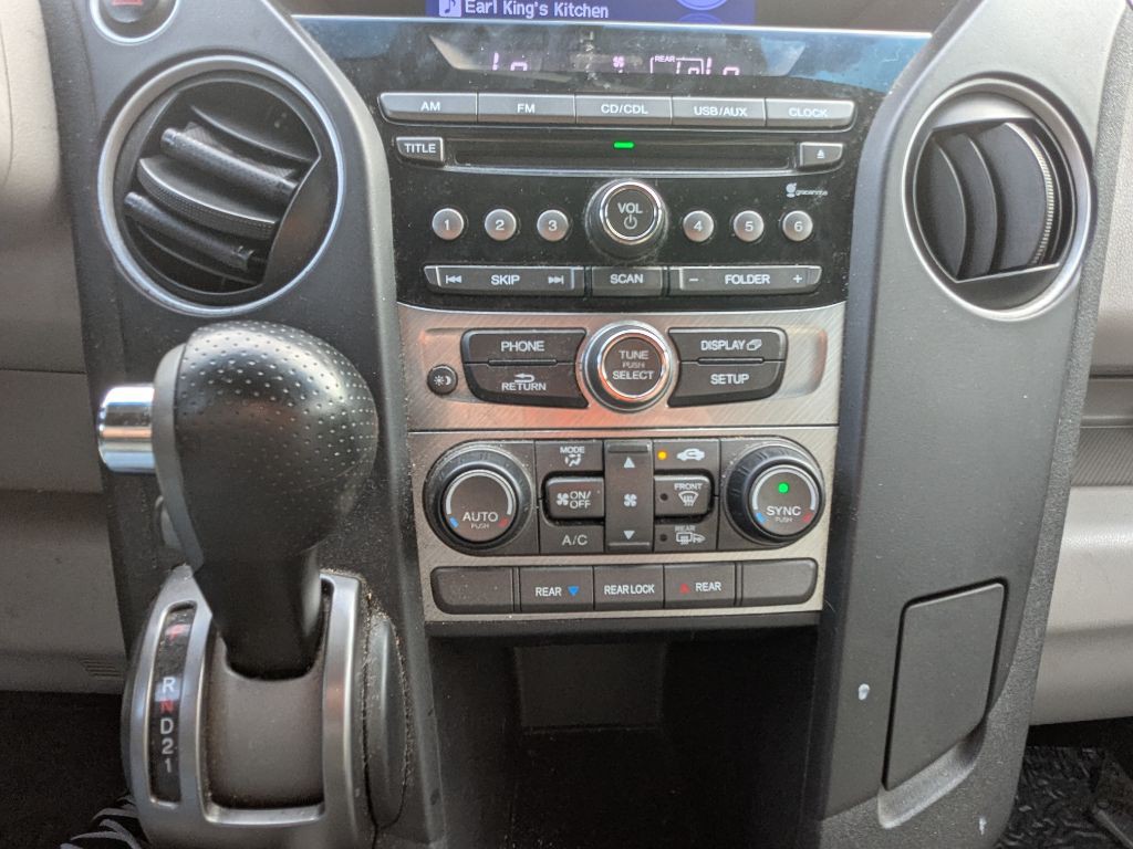 2015 Honda Pilot Image 17
