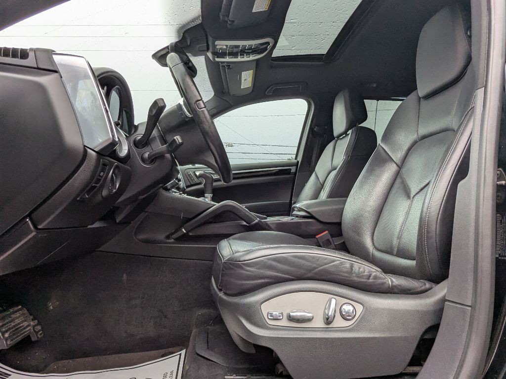 2013 Porsche Cayenne Image 11