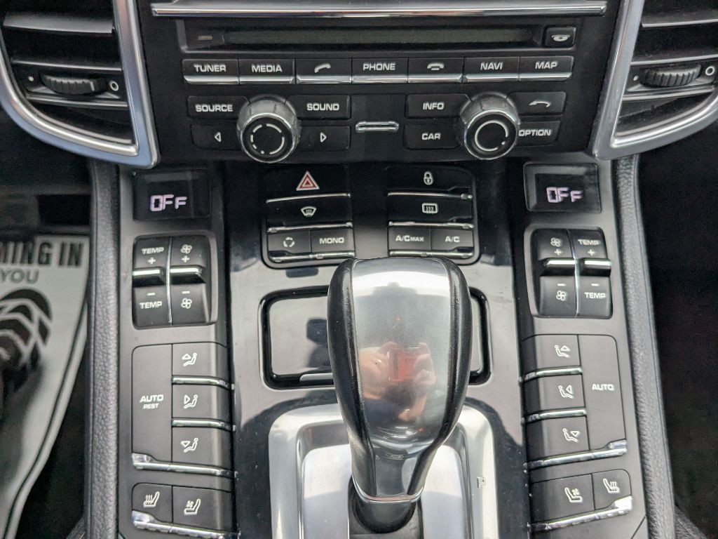 2013 Porsche Cayenne Image 26