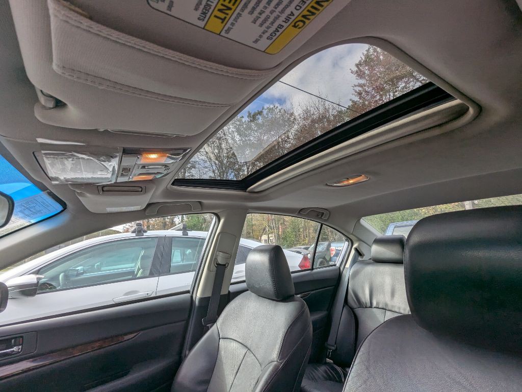 2013 Subaru Legacy Image 7