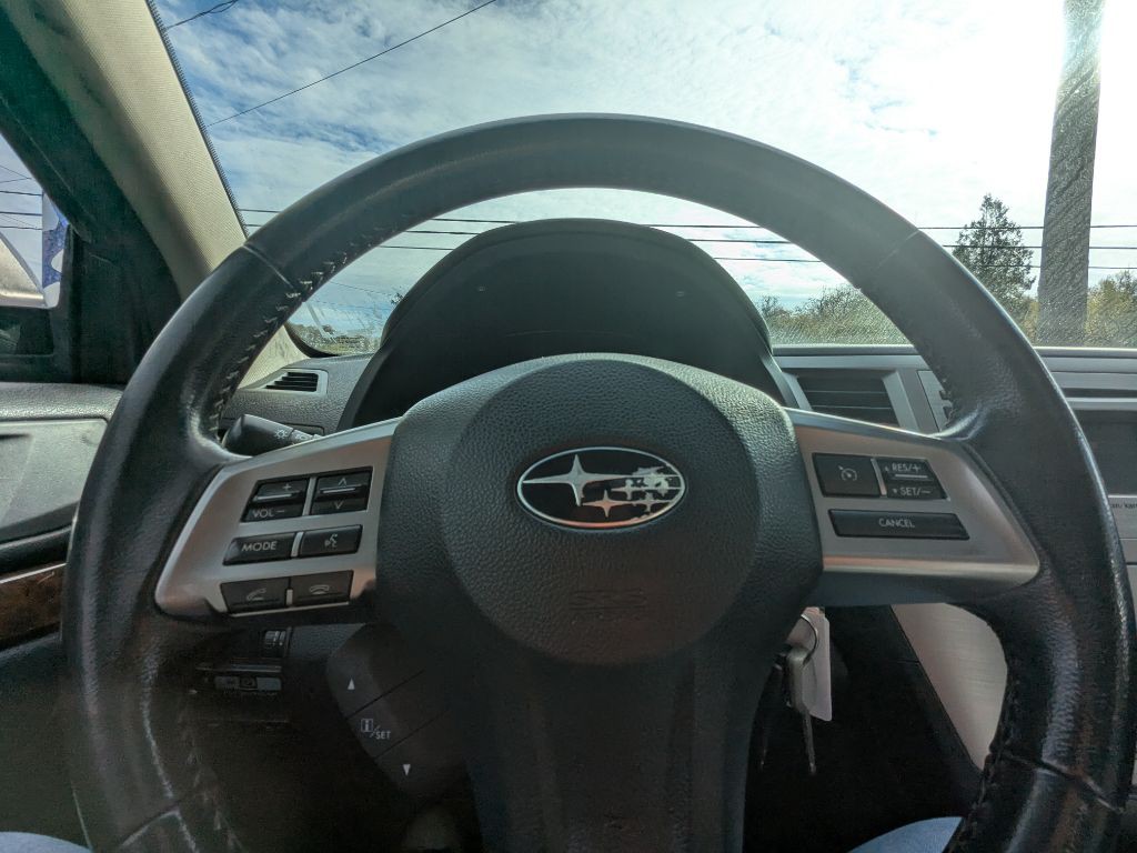2013 Subaru Legacy Image 12