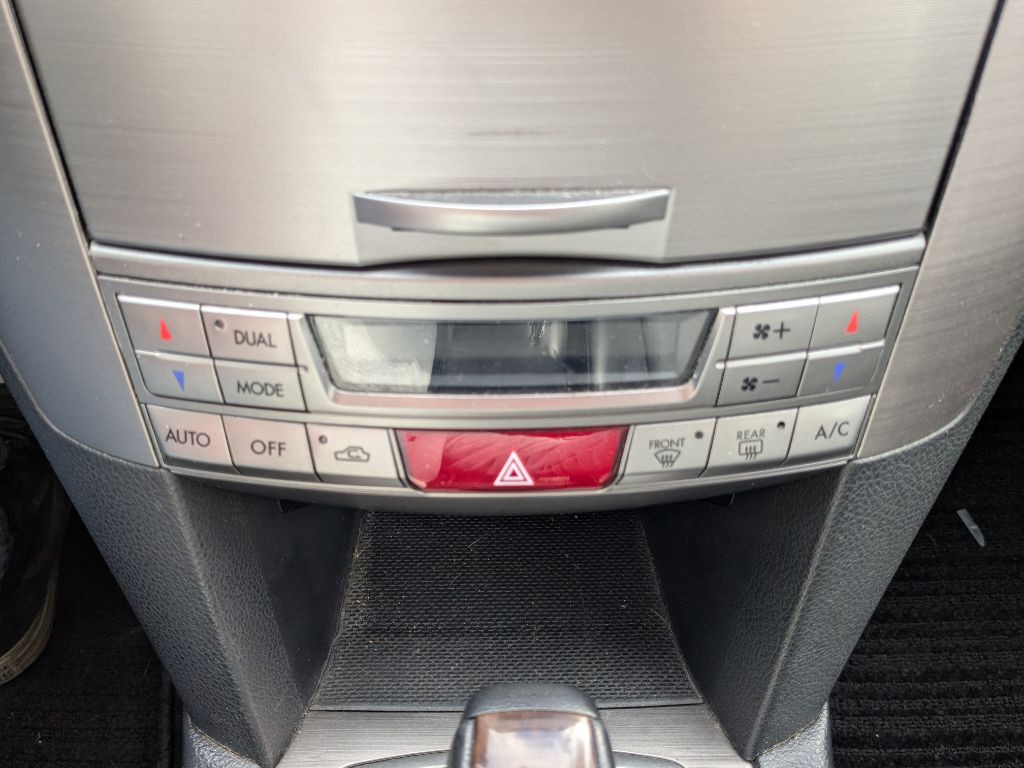 2013 Subaru Legacy Image 15