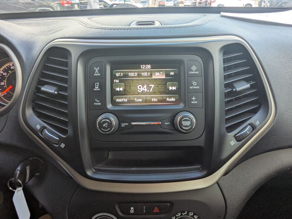 2015 Jeep Cherokee Image 11