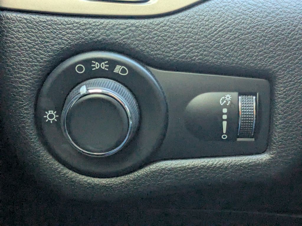2015 Jeep Cherokee Image 14