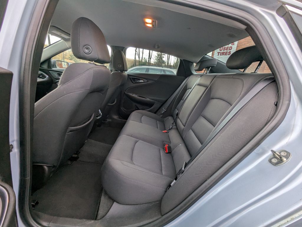 2018 Chevrolet Malibu Image 7