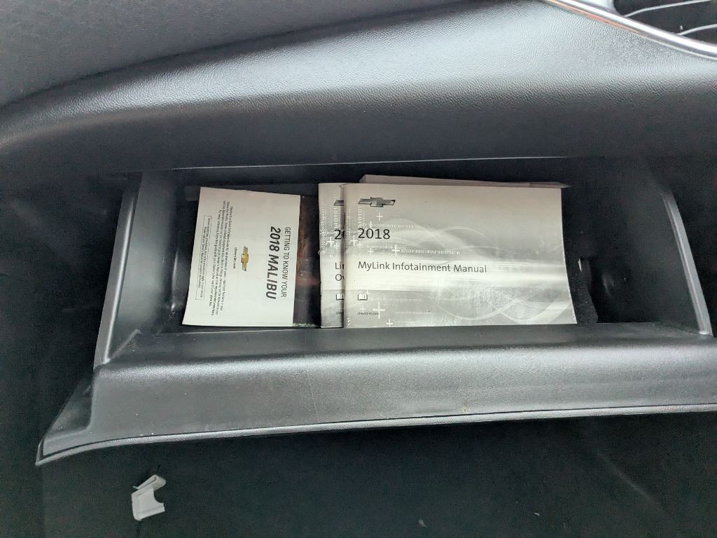 2018 Chevrolet Malibu Image 11