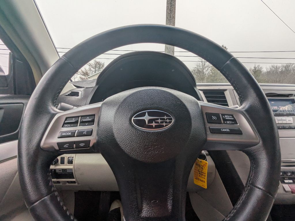 2013 Subaru Legacy Image 12