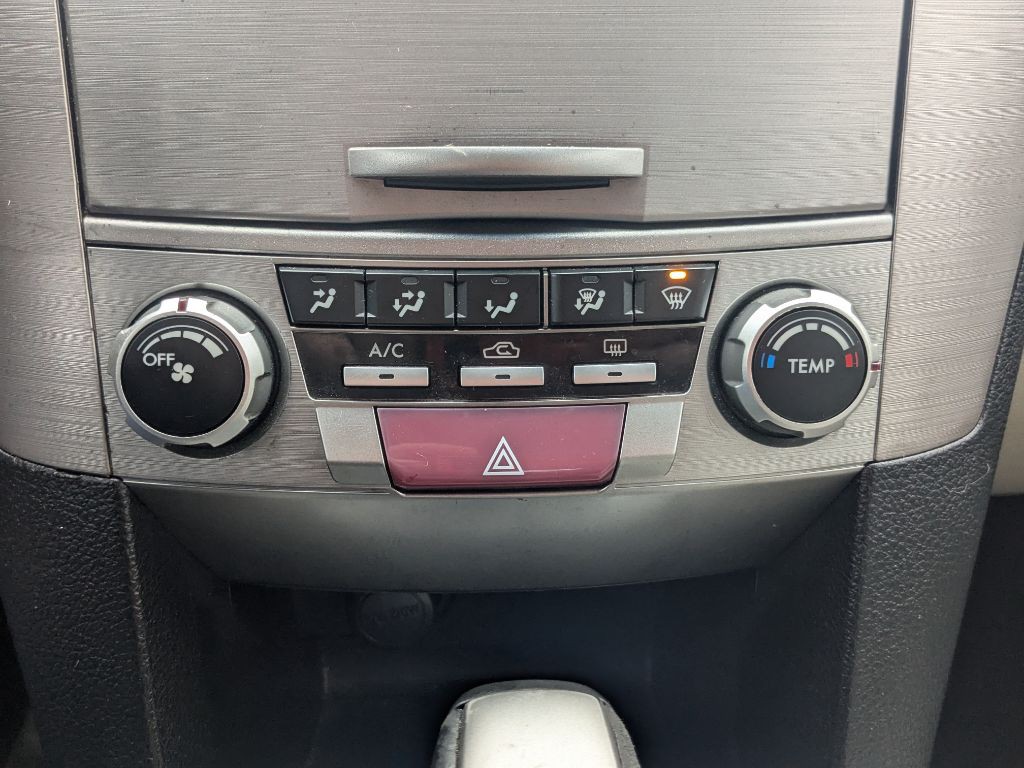 2013 Subaru Legacy Image 17