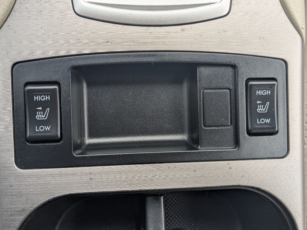 2013 Subaru Legacy Image 18