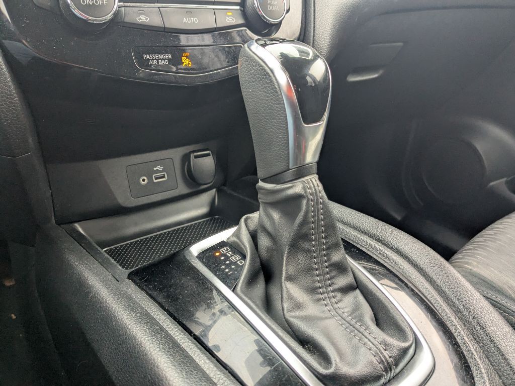 2019 Nissan Rogue Image 14