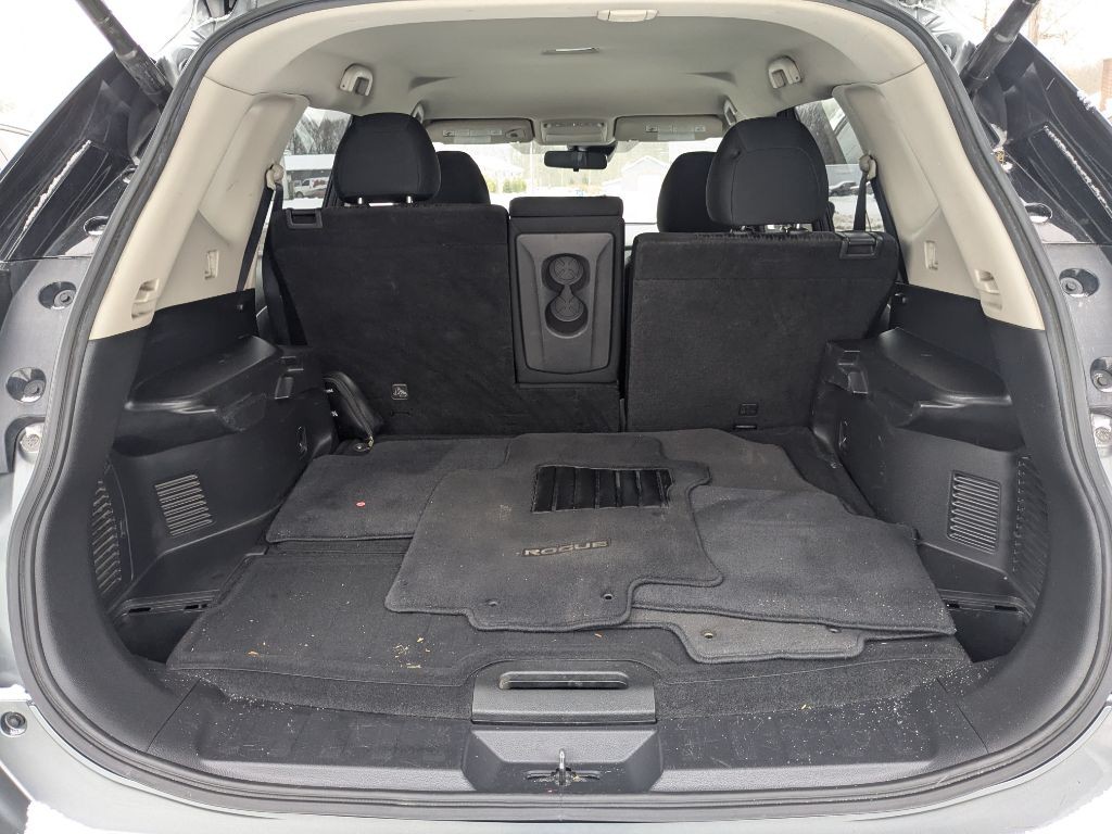 2019 Nissan Rogue Image 16