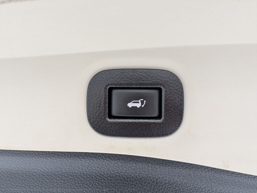 2019 Nissan Rogue Image 17