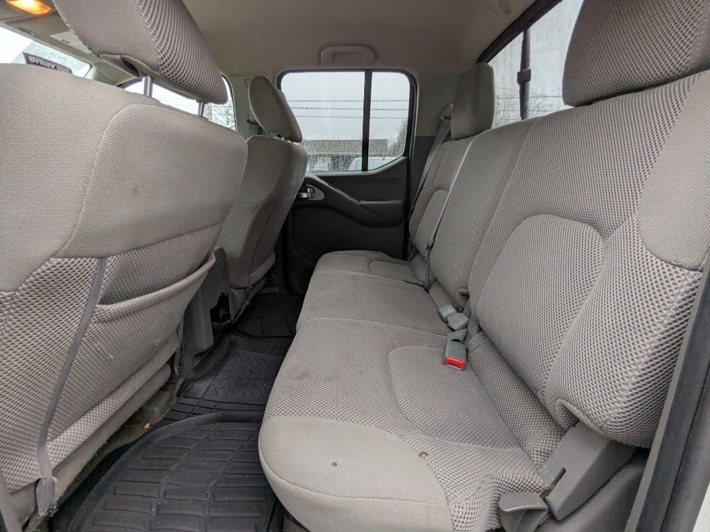 2016 Nissan Frontier Image 10