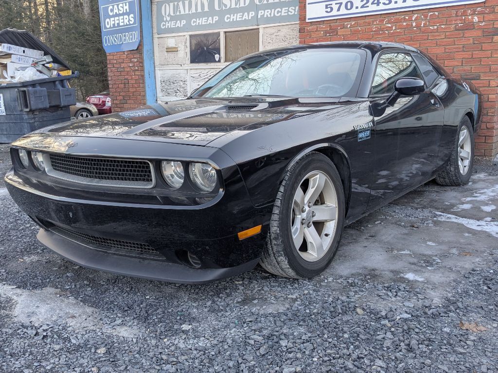 2011 Dodge Challenger Image 2