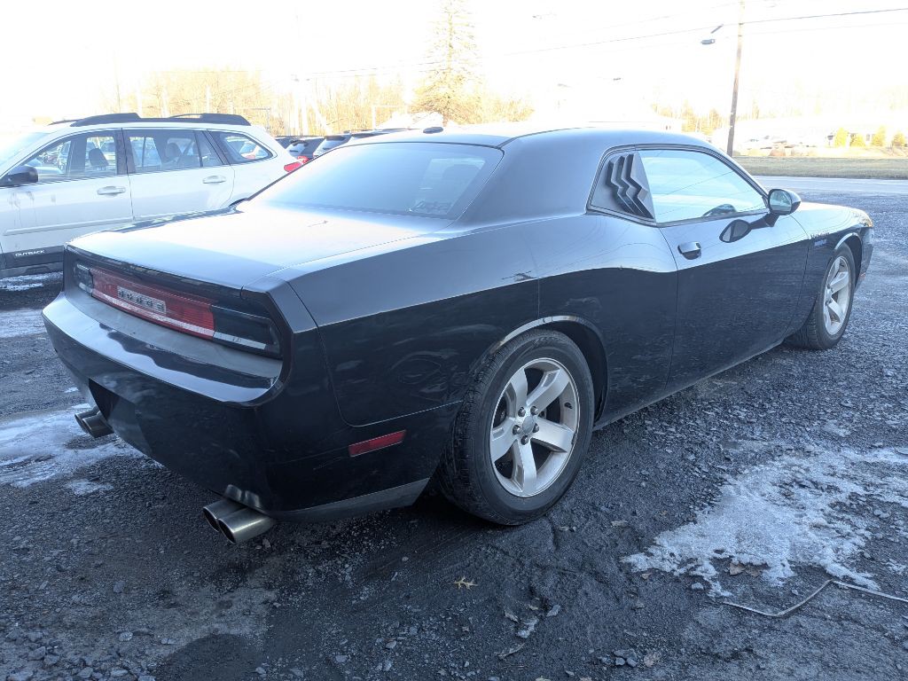 2011 Dodge Challenger Image 3
