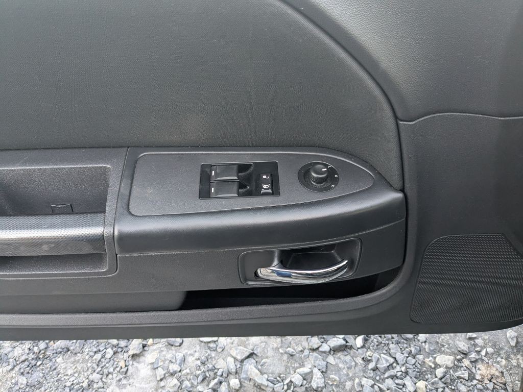 2011 Dodge Challenger Image 7