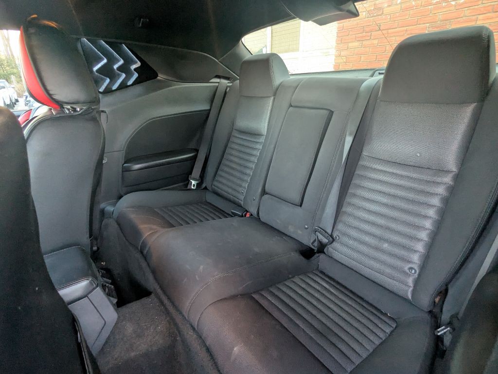 2011 Dodge Challenger Image 13