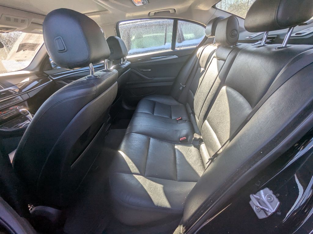2015 BMW 5 Series Image 9