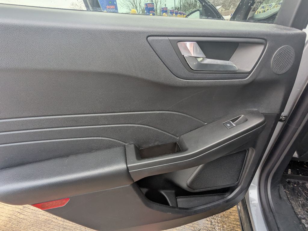 2021 Ford Escape Image 9