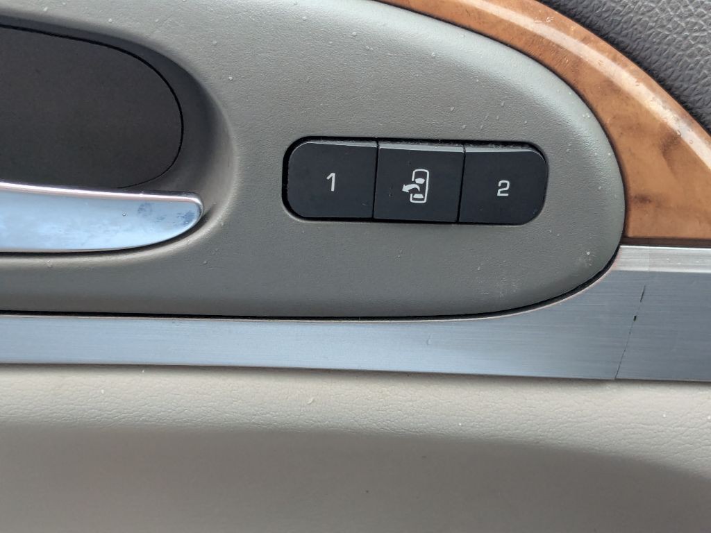 2012 Buick Enclave Image 16