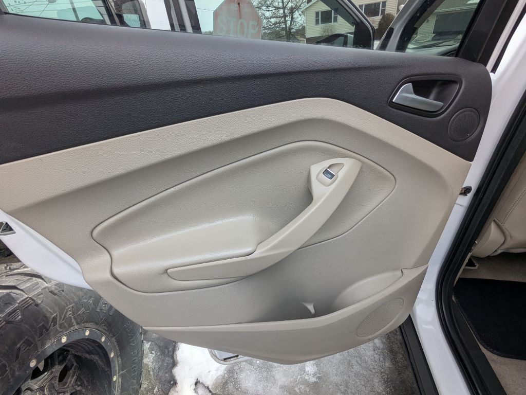 2016 Ford Escape Image 9