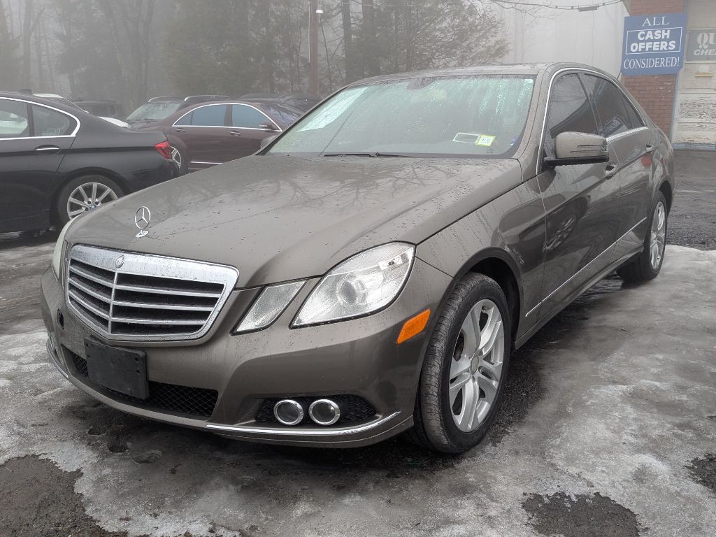 2010 Mercedes-Benz E-Class Image 2