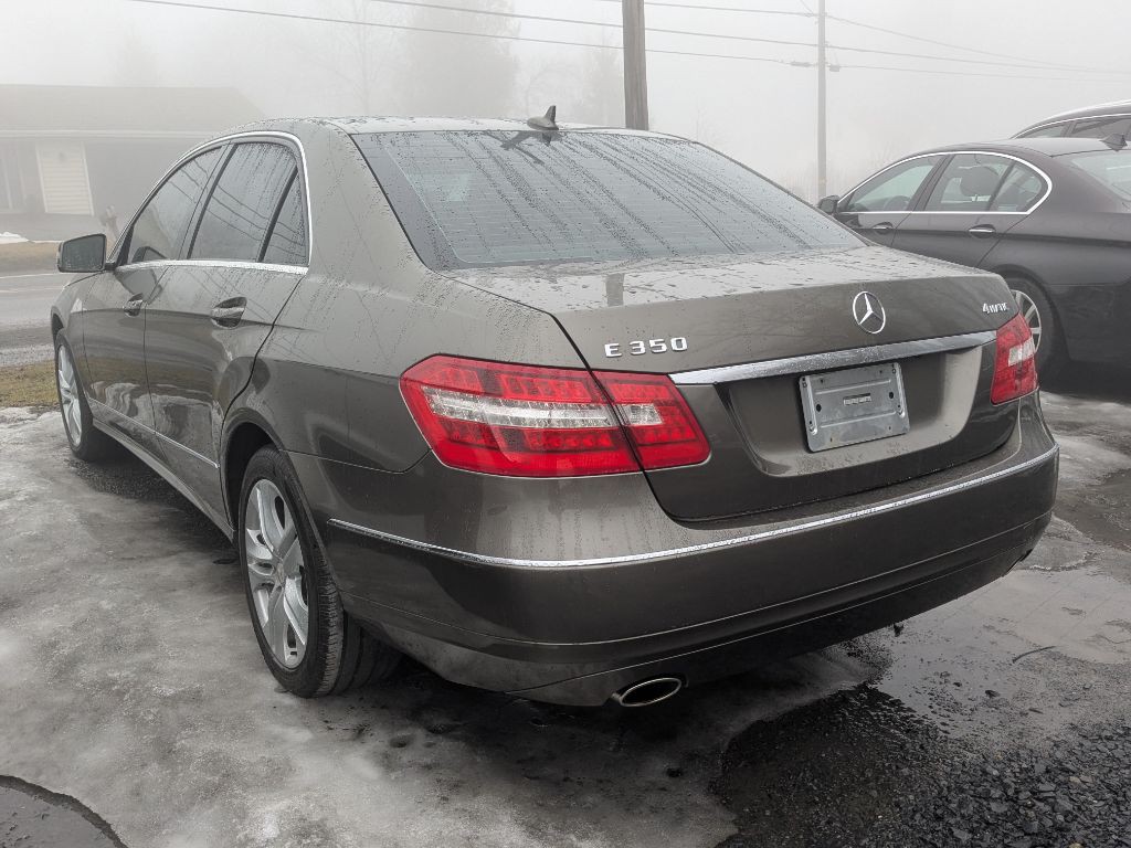 2010 Mercedes-Benz E-Class Image 3