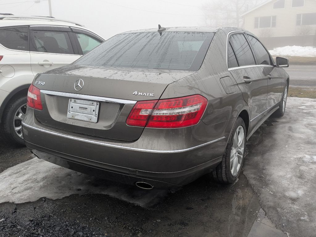 2010 Mercedes-Benz E-Class Image 4